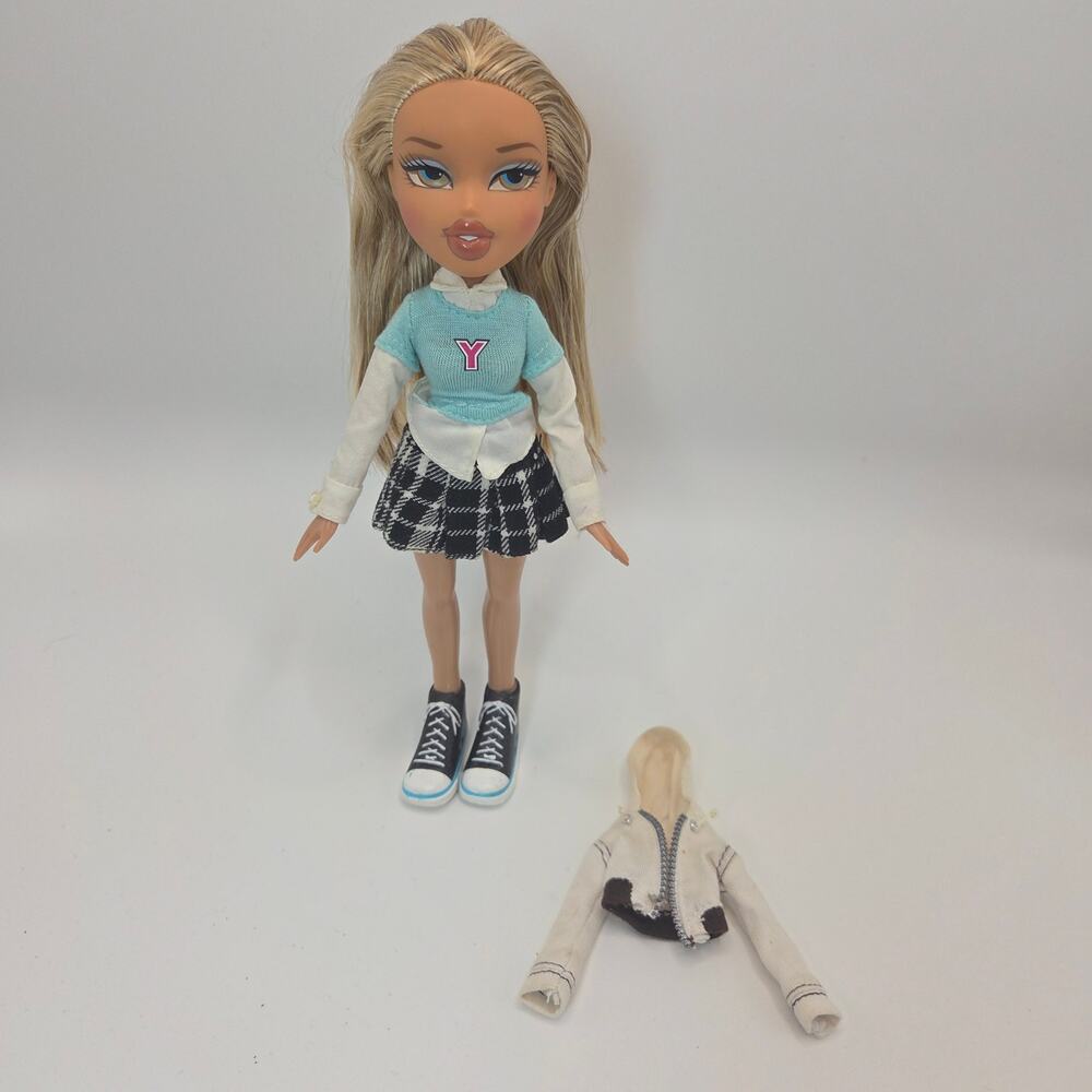 Vintage 2006 Bratz Back To School/Class Cloe Doll + Original Clothes VHTF RARE